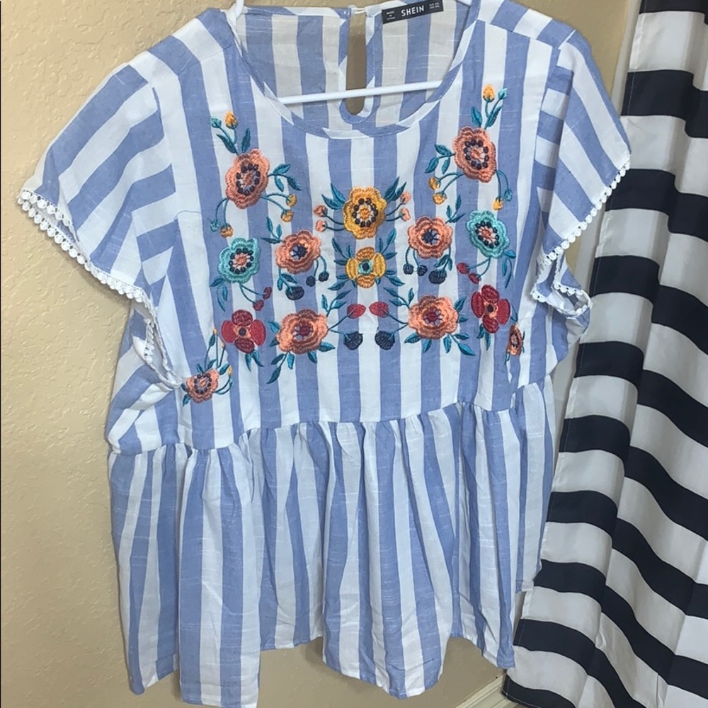 Flower maternity shirt